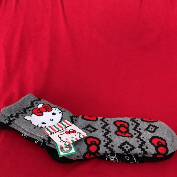 Hello Kitty Women’s Christmas Mid-Crew Socks - 2 Pair NWT - Picture 4 of 5